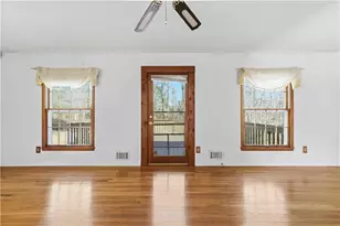 213 Parkwood Dr NE, Kennesaw, GA 30144 - Photo 6