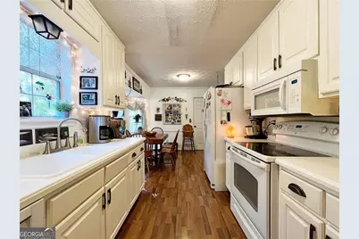 6832 Creekwood Drive, Douglasville, GA 30135 - Photo 16