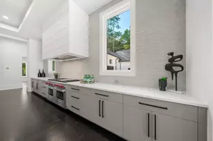 5211 Powers Ferry Rd, Sandy Springs, GA 30327 - Photo 26