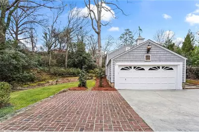 332 Brentwood Drive NE, Atlanta, GA 30305 - Photo 32