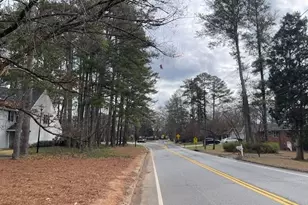 4147 N Gloucester Pl, Atlanta, GA 30341 - Photo 8