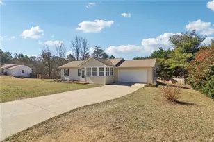 110 Dawson Trce, Dawsonville, GA 30534 - Photo 2