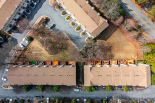 1895 Sterling Oaks Circle, Atlanta, GA 30319 - Photo 56