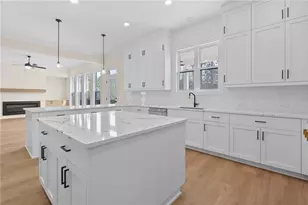 10015 Ruppel Ln, Johns Creek, GA 30005 - Photo 4