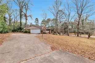 4290 Newcastle Cir, Lithonia, GA 30038 - Photo 2