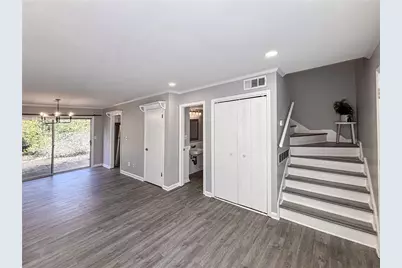 386 Leisure Court SW, Marietta, GA 30064 - Photo 8