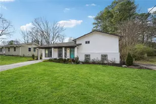 732 Earl St S E, Marietta, GA 30067 - Photo 2