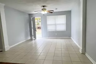 845 White Oak Ct, Lawrenceville, GA 30046 - Photo 2