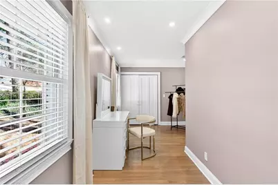 370 Valley Green Drive, Atlanta, GA 30342 - Photo 18