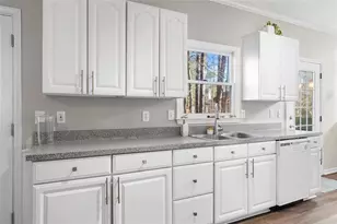 1028 Deer Hollow Dr, Woodstock, GA 30189 - Photo 10