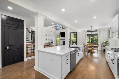 520 Walden Glen Lane, Alpharetta, GA 30004 - Photo 4