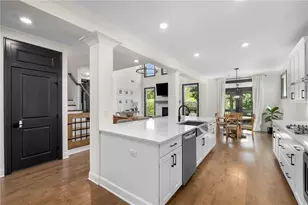 520 Walden Glen Ln, Alpharetta, GA 30004 - Photo 4