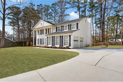 5727 Shawn Terrace, Peachtree Corners, GA 30092 - Photo 2