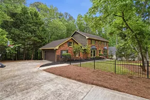 600 Branch Valley Ct, Roswell, GA 30076 - Photo 2
