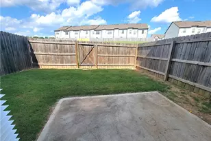 116 Auburn Gate Ln, Auburn, GA 30011 - Photo 2