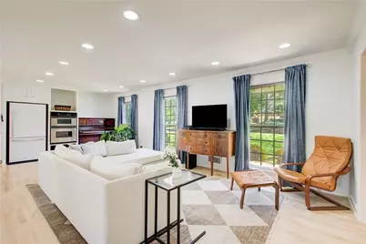 3911 Catalina Drive, Marietta, GA 30066 - Photo 6