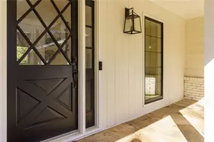 7330 Hunters Branch Dr NE, Sandy Springs, GA 30328 - Photo 6