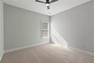 400 Autumn Bluff Dr, Lawrenceville, GA 30044 - Photo 16