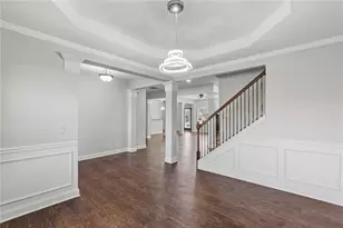 400 Autumn Bluff Dr, Lawrenceville, GA 30044 - Photo 4