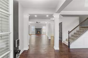 400 Autumn Bluff Dr, Lawrenceville, GA 30044 - Photo 2