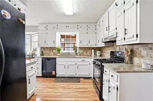 2572 Plum St, Snellville, GA 30078 - Photo 8