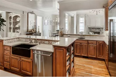 1005 Heards Ferry Road, Atlanta, GA 30328 - Photo 8