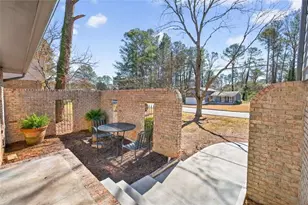 3940 Pinehurst Valley Dr, Decatur, GA 30034 - Photo 2