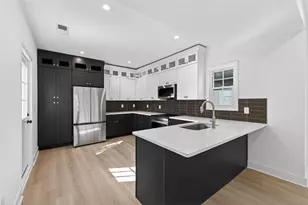 1046 Mayson Turner Rd NW, Atlanta, GA 30314 - Photo 2