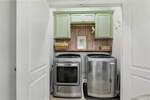 2136 Parkview Ln NW, Atlanta, GA 30318 - Photo 14