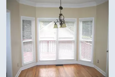 1074 Pine Grove Avenue NE, Brookhaven, GA 30319 - Photo 6