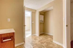 1105 Mainstreet Valley Dr, Stone Mountain, GA 30088 - Photo 18