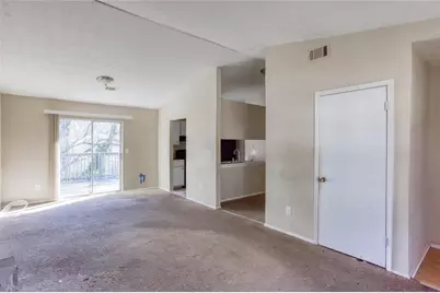 1105 Mainstreet Valley Drive, Stone Mountain, GA 30088 - Photo 4