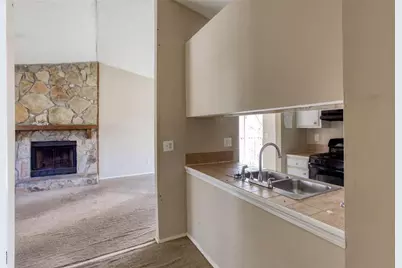 1105 Mainstreet Valley Drive, Stone Mountain, GA 30088 - Photo 6