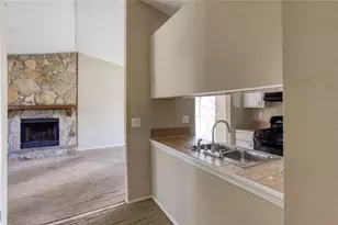 1105 Mainstreet Valley Dr, Stone Mountain, GA 30088 - Photo 6