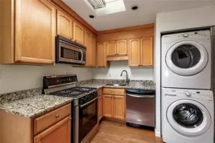 4300 Chastain Walk NE, Atlanta, GA 30342 - Photo 10