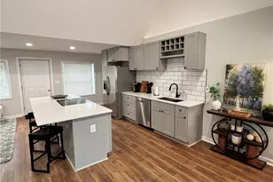 1739 Carter Cir, Atlanta, GA 30344 - Photo 2