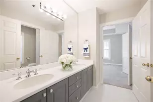 211 Colonial Homes Dr NW, Atlanta, GA 30309 - Photo 10