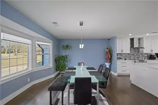 465 Rocky Creek Dr, Roswell, GA 30075 - Photo 2