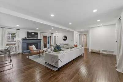 2393 Lilla Circle SW, Atlanta, GA 30310 - Photo 8