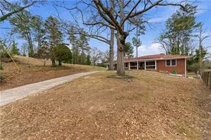 2393 Lilla Cir SW, Atlanta, GA 30310 - Photo 4