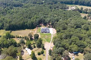 1380 Cronic Town Rd, Auburn, GA 30011 - Photo 4