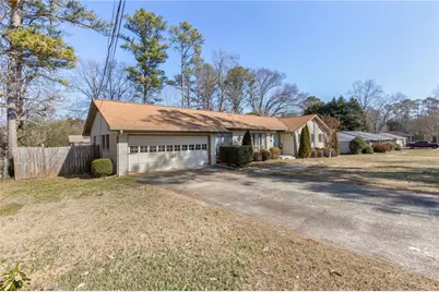 1721 Sierra Drive, Marietta, GA 30062 - Photo 4