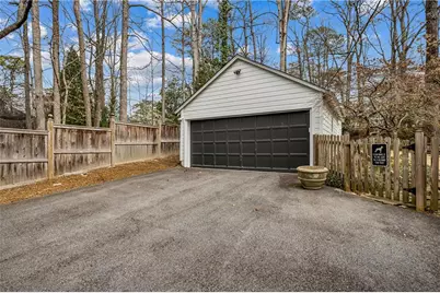 3905 Peachtree Dunwoody Road NE, Atlanta, GA 30342 - Photo 52