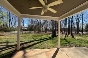 732 E Jefferson St, Hoschton, GA 30548 - Photo 24