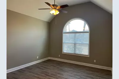 732 E Jefferson St, Hoschton, GA 30548 - Photo 10