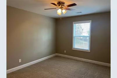 732 E Jefferson St, Hoschton, GA 30548 - Photo 20