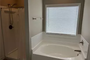 732 E Jefferson St, Hoschton, GA 30548 - Photo 12