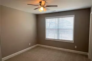 732 E Jefferson St, Hoschton, GA 30548 - Photo 18