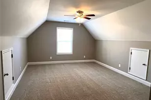 732 E Jefferson St, Hoschton, GA 30548 - Photo 18