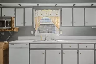 215 Parkway Dr, Adairsville, GA 30103 - Photo 8